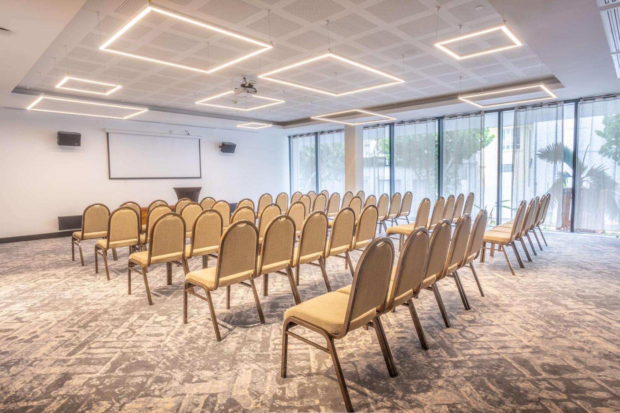 Radisson Hotel Saint Denis, La Reunion ภายนอก รูปภาพ